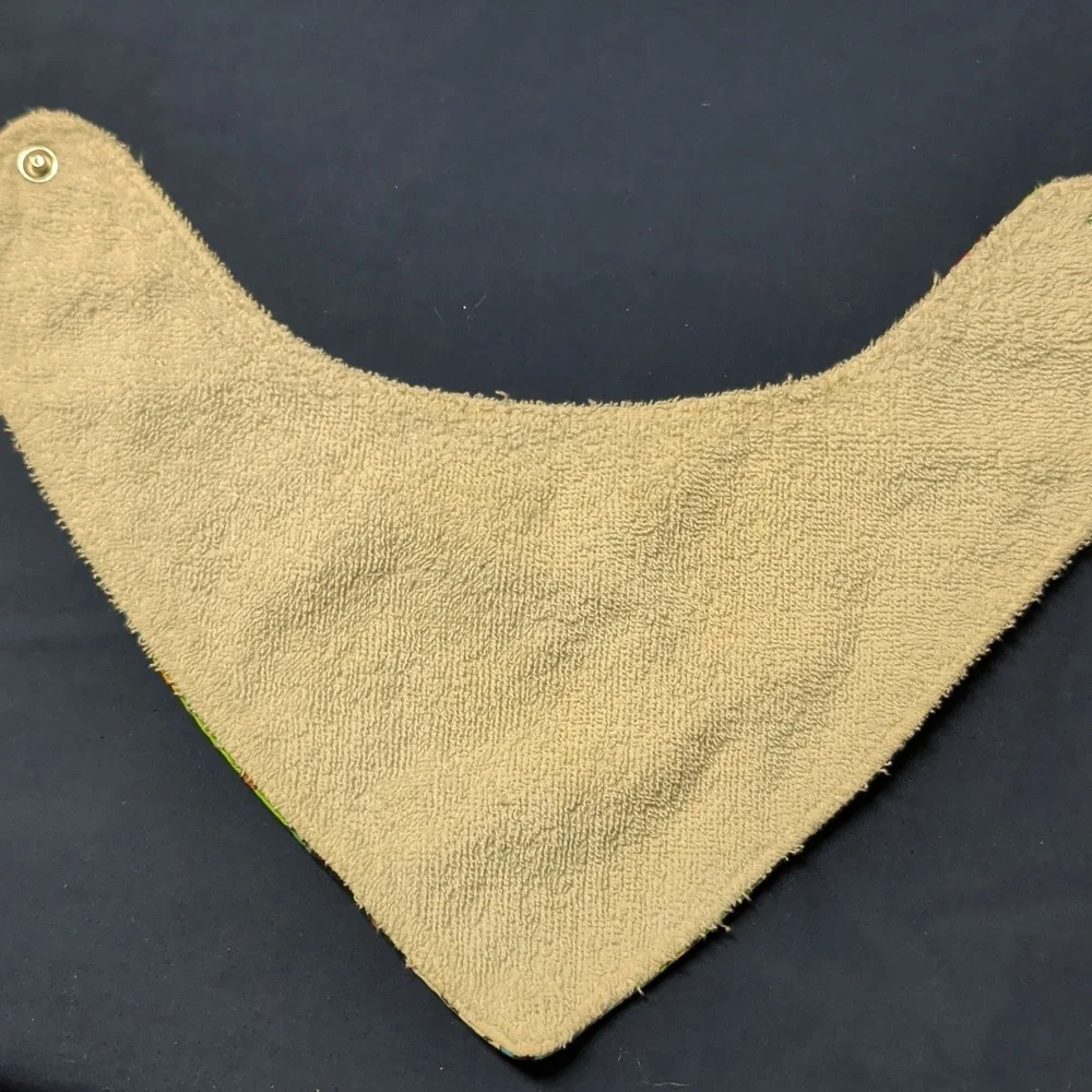 Marvel Superhero Bib with Red and Blue - Picture 4 of 4